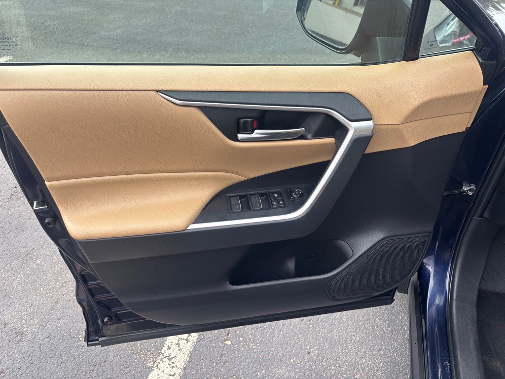 2022 Toyota Rav4 Image 9