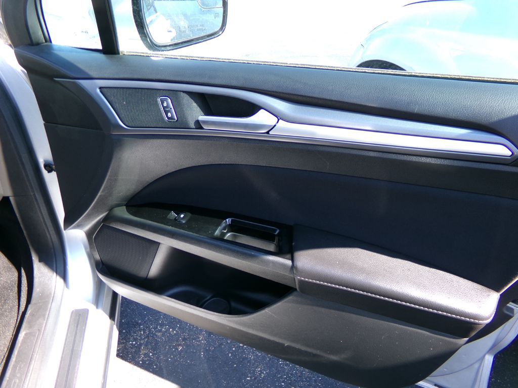 2014 Ford Fusion Image 24