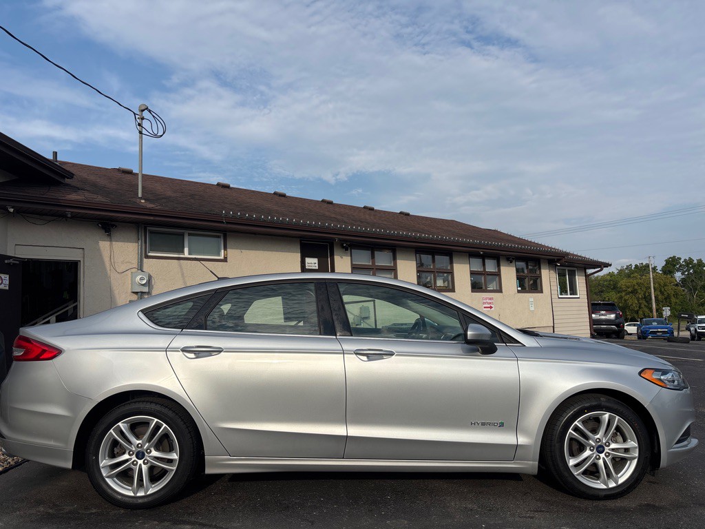 2018 Ford Fusion Image 2