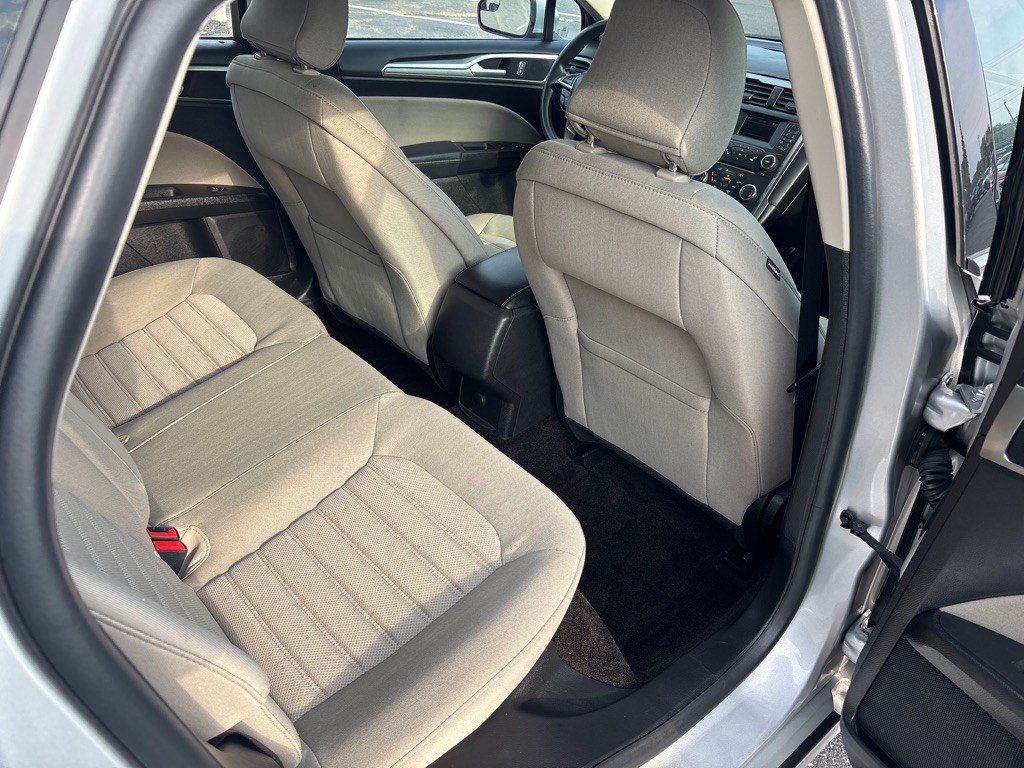 2018 Ford Fusion Image 24