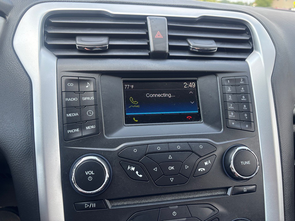 2016 Ford Fusion Image 17