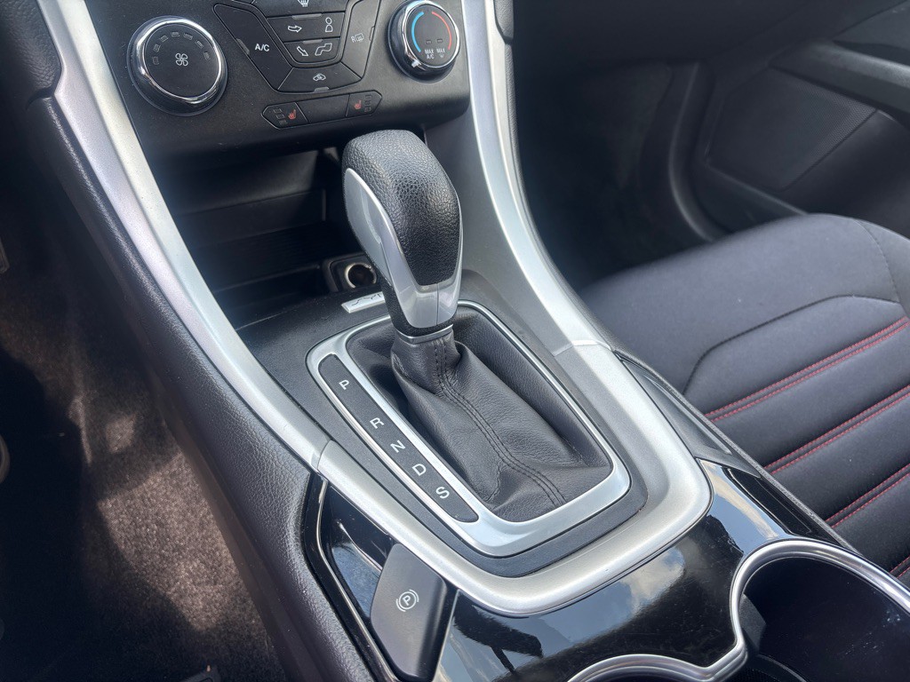 2016 Ford Fusion Image 18