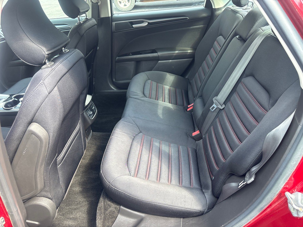 2016 Ford Fusion Image 22