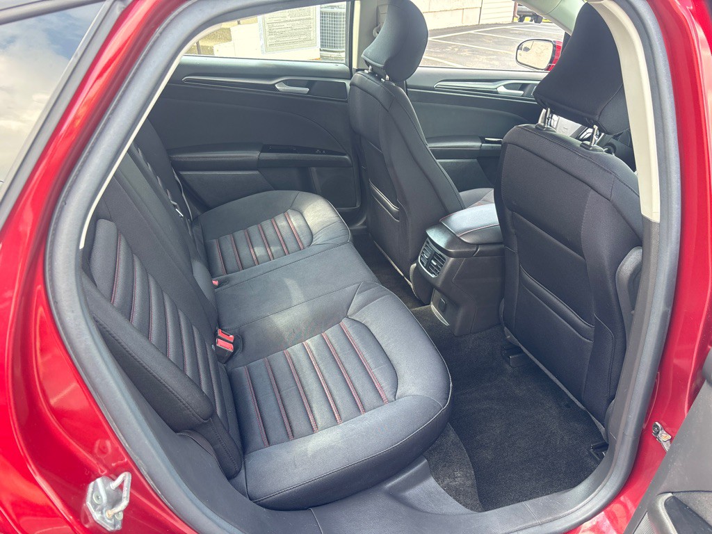 2016 Ford Fusion Image 25