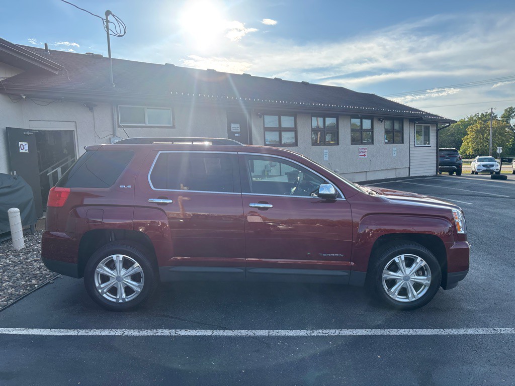 2016 GMC Terrain Image 2