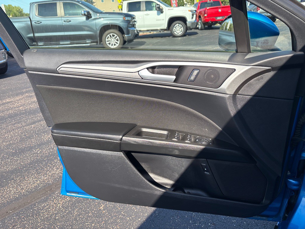 2020 Ford Fusion Image 9