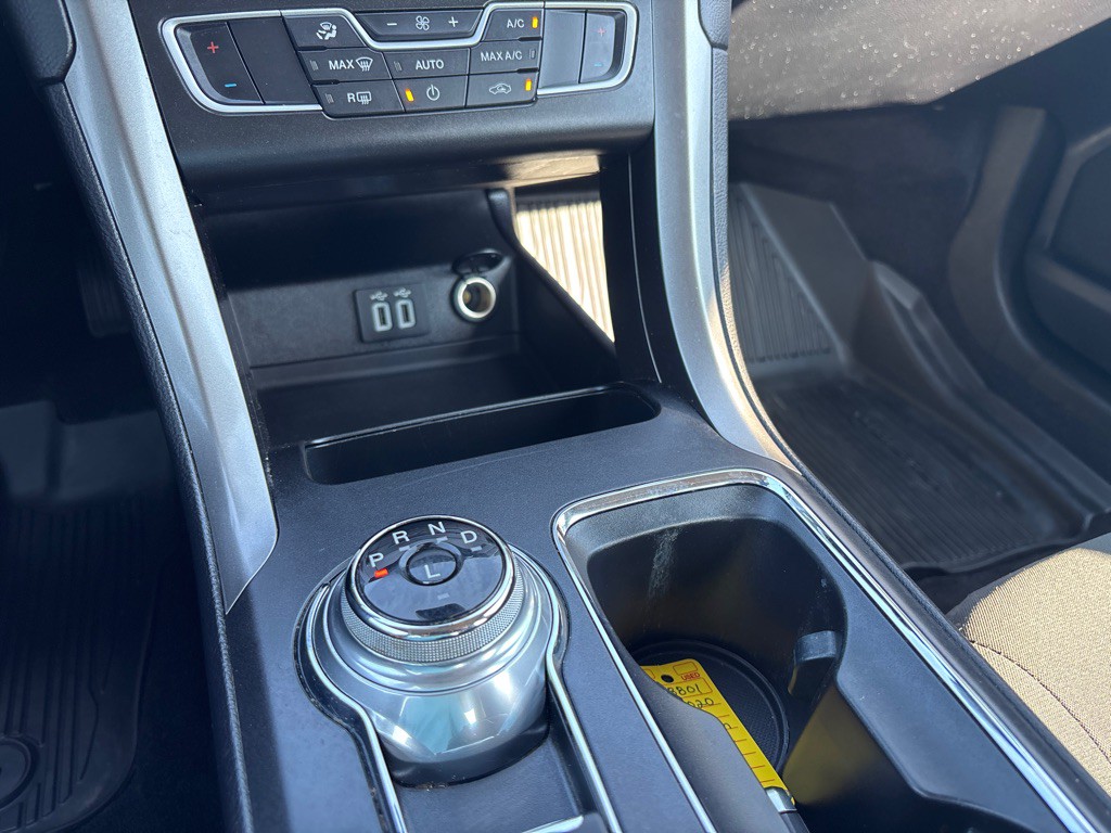 2020 Ford Fusion Image 24