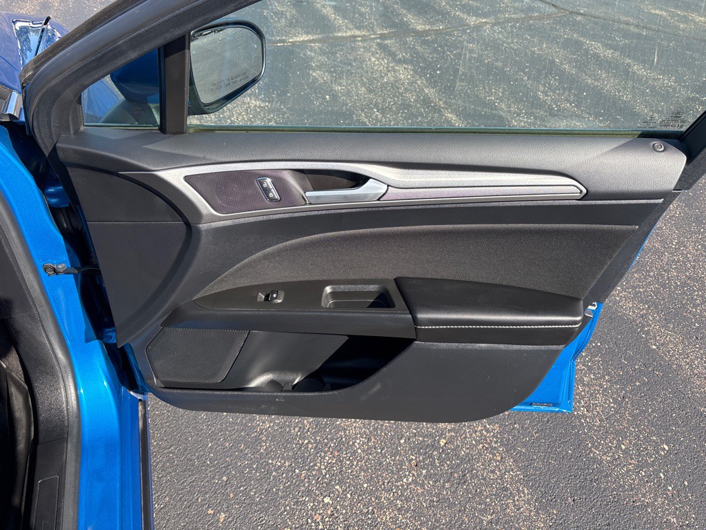 2020 Ford Fusion Image 31