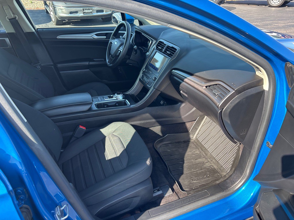 2020 Ford Fusion Image 32