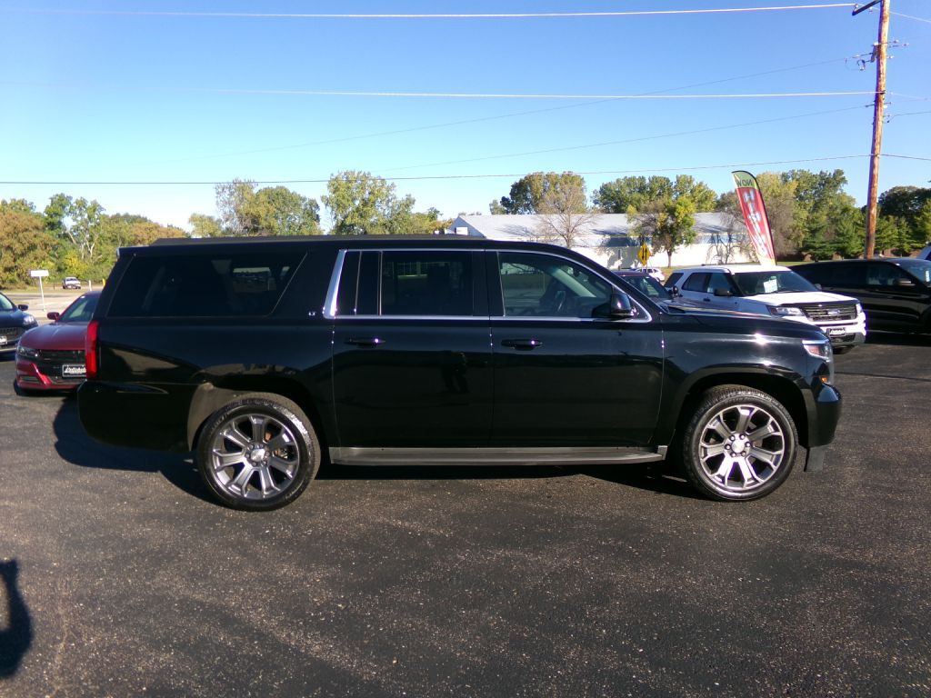 2015 Chevrolet Suburban Image 2