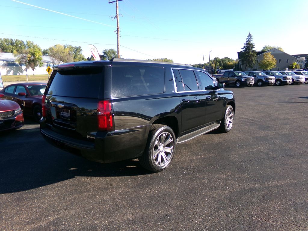 2015 Chevrolet Suburban Image 3