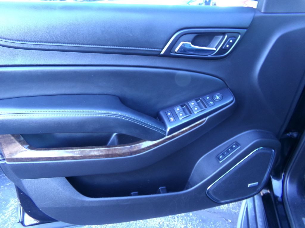2015 Chevrolet Suburban Image 11
