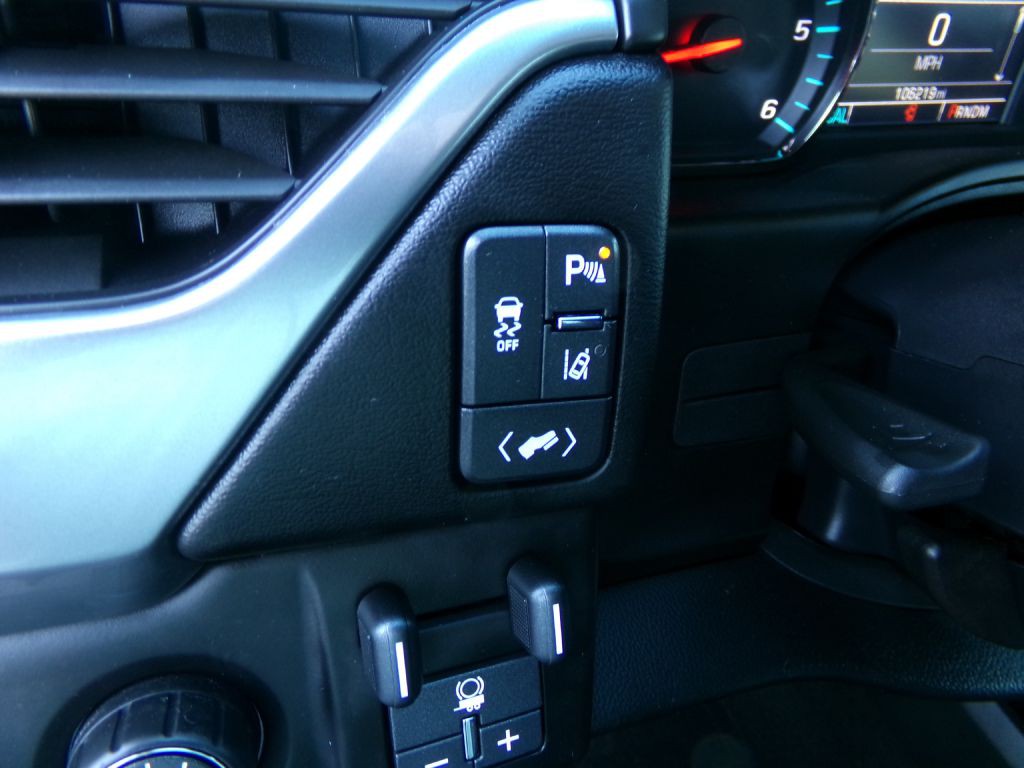 2015 Chevrolet Suburban Image 19