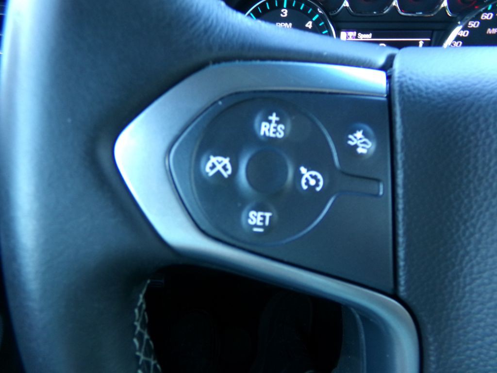 2015 Chevrolet Suburban Image 21