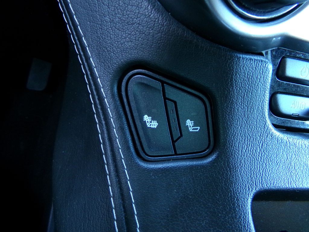 2015 Chevrolet Suburban Image 33