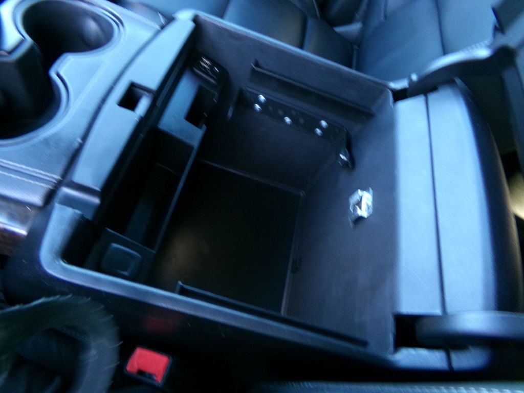 2015 Chevrolet Suburban Image 36