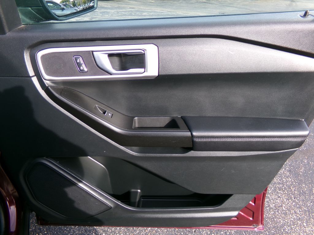 2021 Ford Explorer Image 32