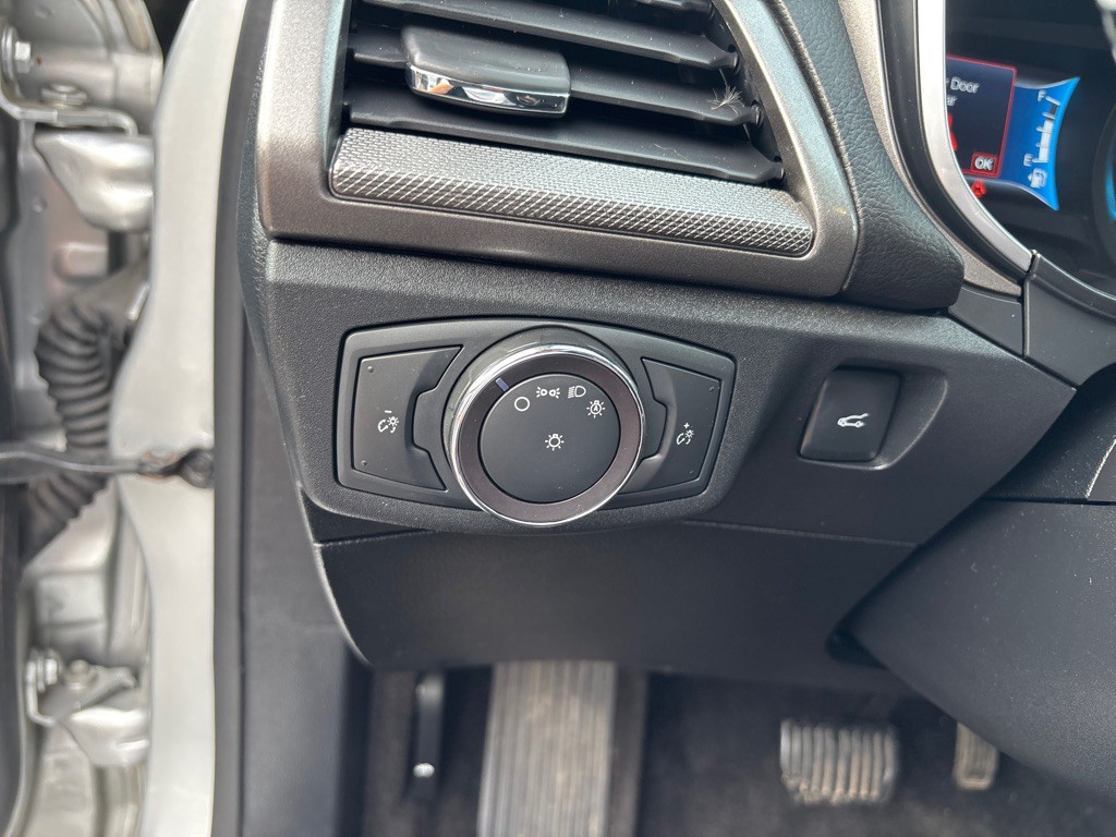 2019 Ford Fusion Image 12