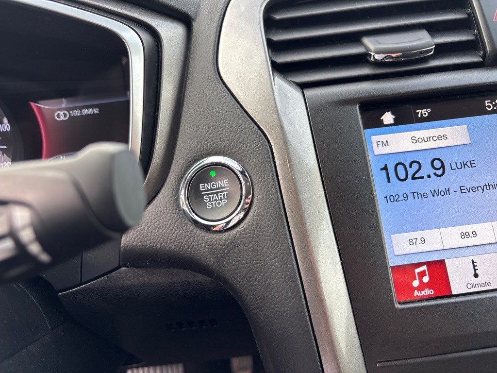 2019 Ford Fusion Image 18