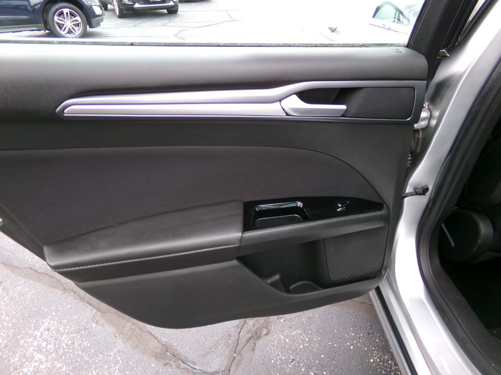 2014 Ford Fusion Image 28