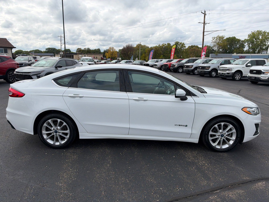 2019 Ford Fusion Image 2