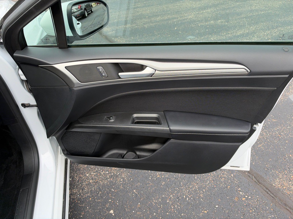 2019 Ford Fusion Image 32