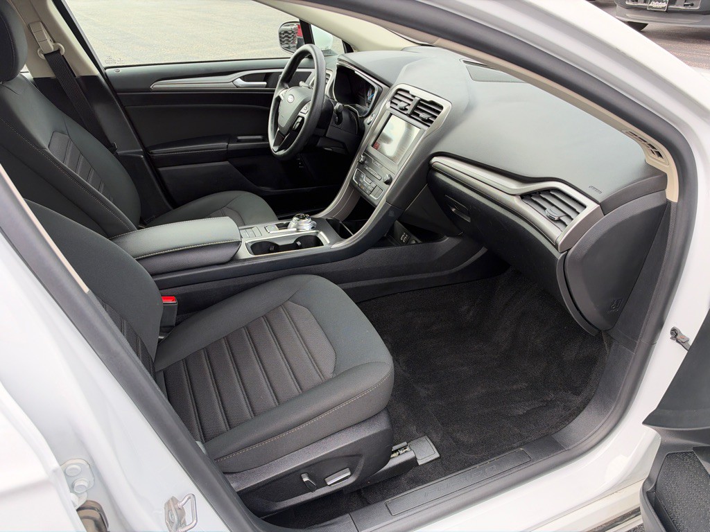 2019 Ford Fusion Image 33