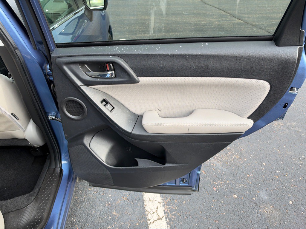 2015 Subaru Forester Image 31