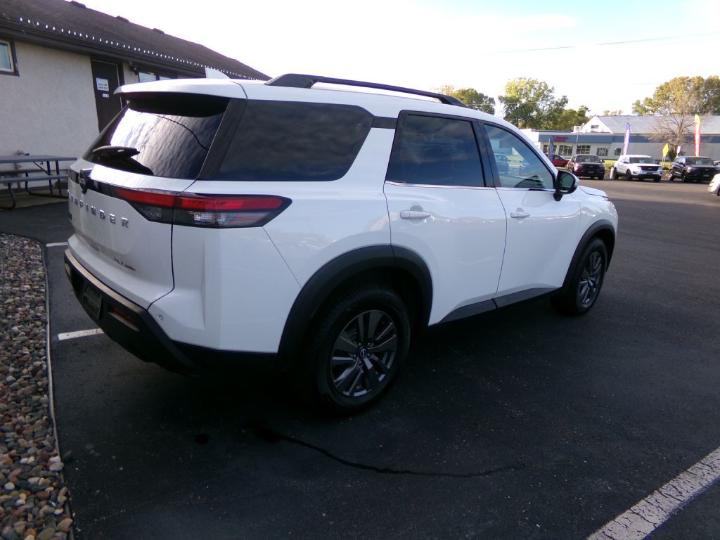 2024 Nissan Pathfinder Image 3