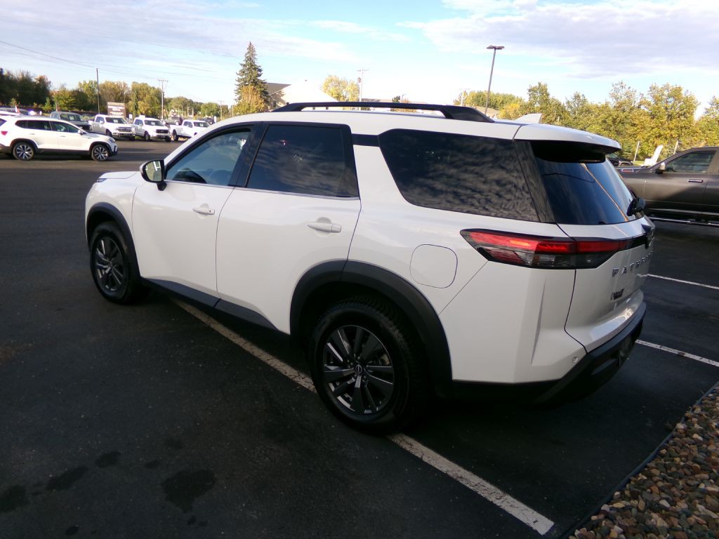 2024 Nissan Pathfinder Image 8