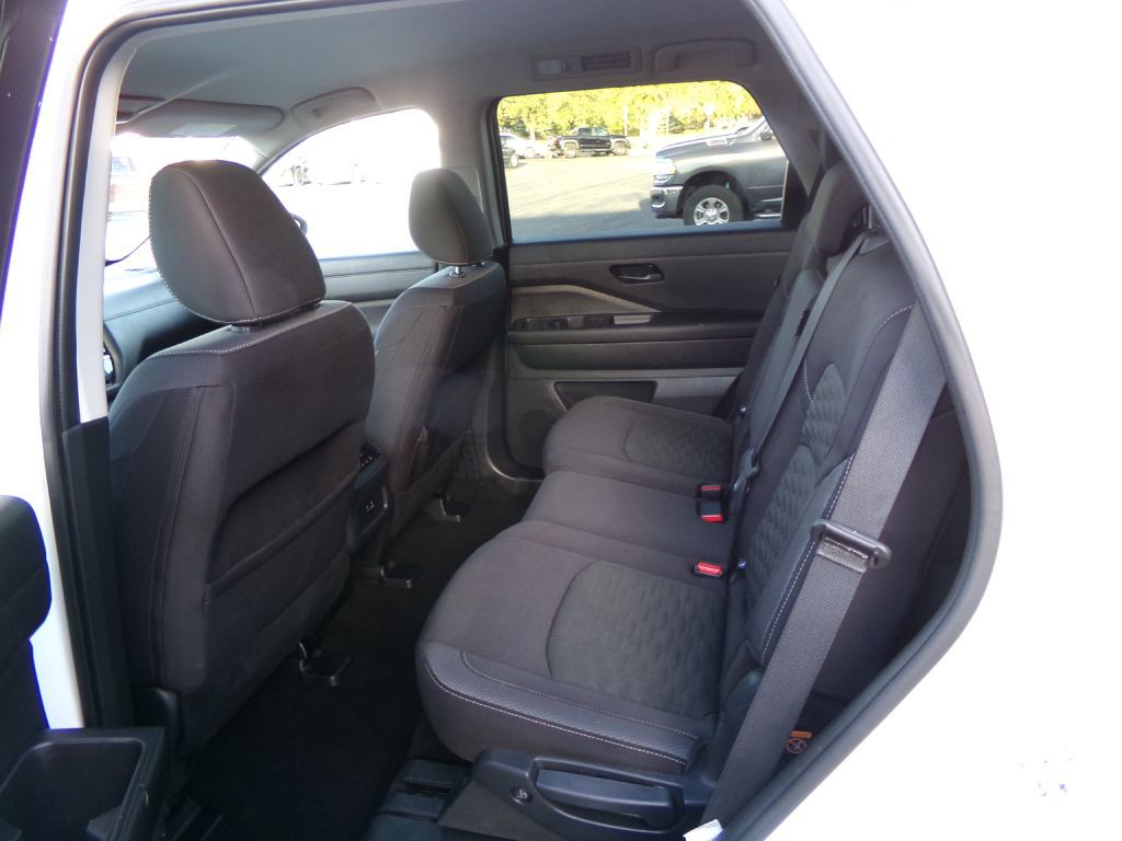 2024 Nissan Pathfinder Image 36