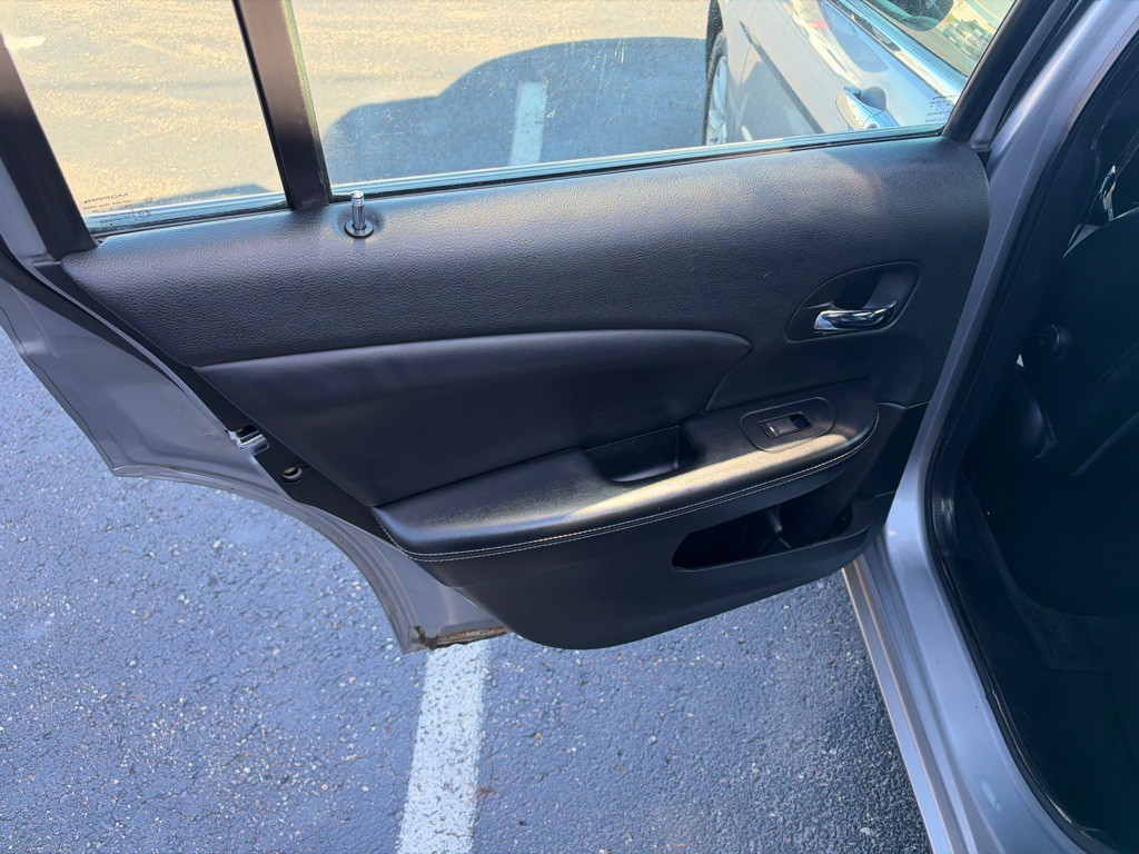 2013 Chrysler 200 Image 18