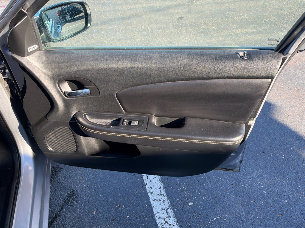 2013 Chrysler 200 Image 23