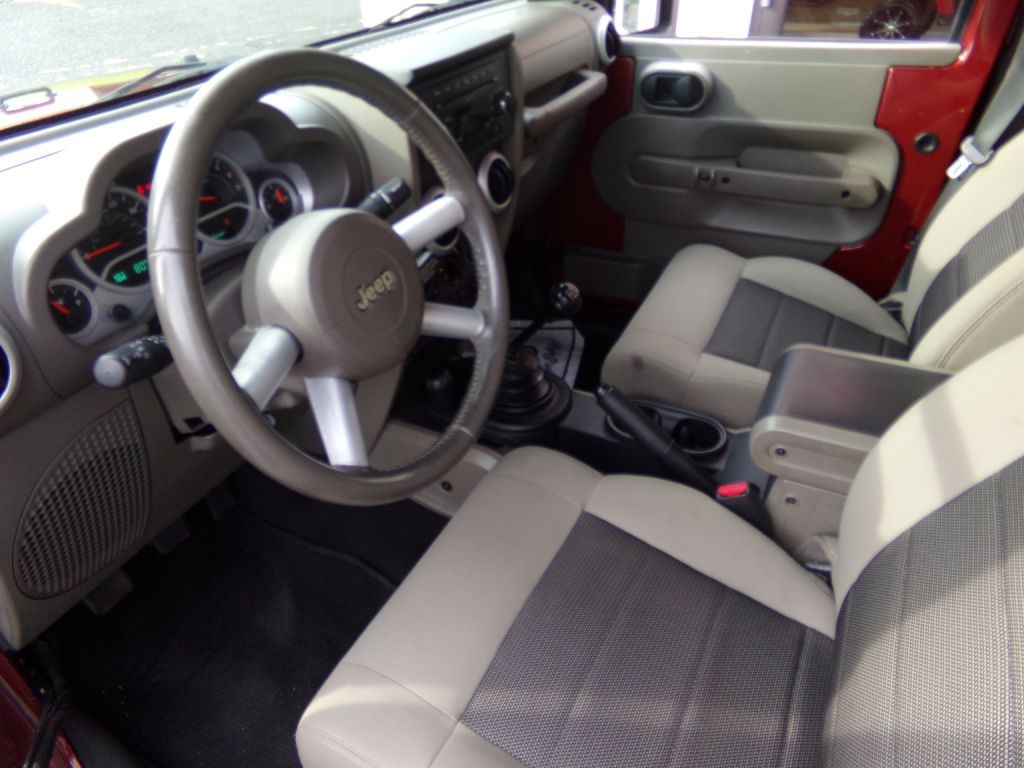 2010 Jeep Wrangler Image 7