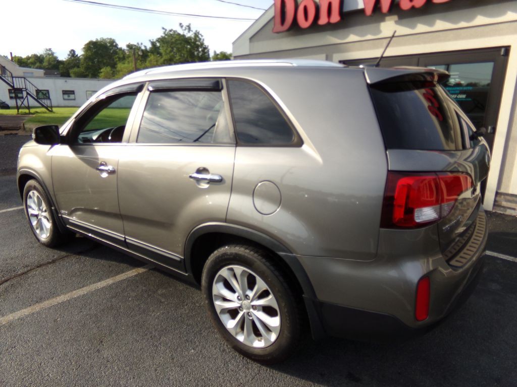 2015 Kia Sorento Image 2