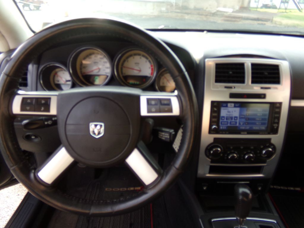 2010 Dodge Charger Image 10