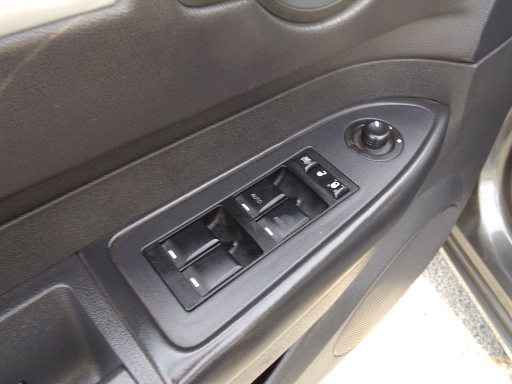 2010 Dodge Charger Image 18