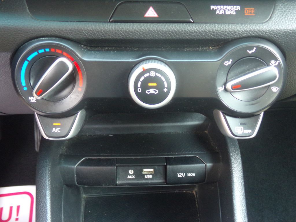 2018 Kia Rio Image 12