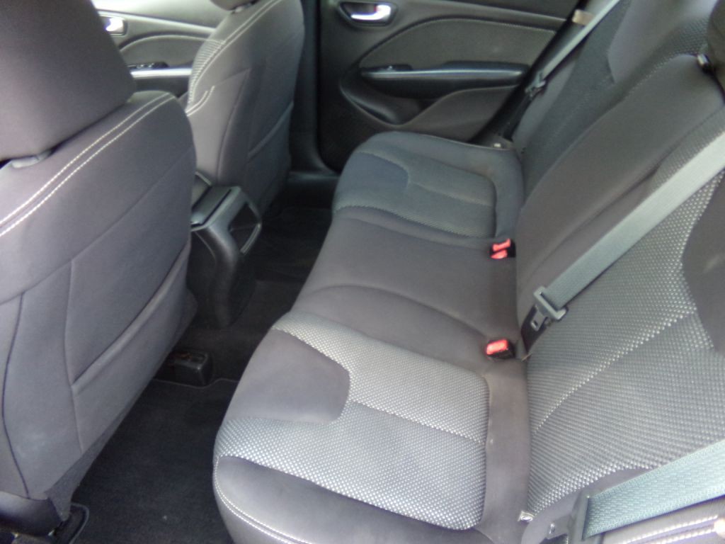 2015 Dodge Dart Image 6