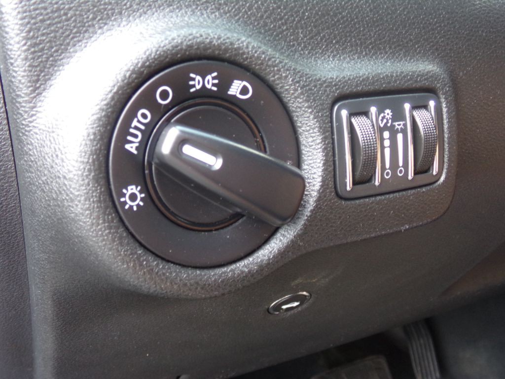 2015 Dodge Dart Image 14