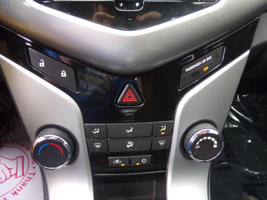 2013 Chevrolet Cruze Image 12