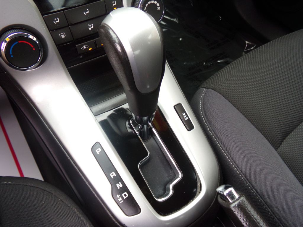 2013 Chevrolet Cruze Image 13