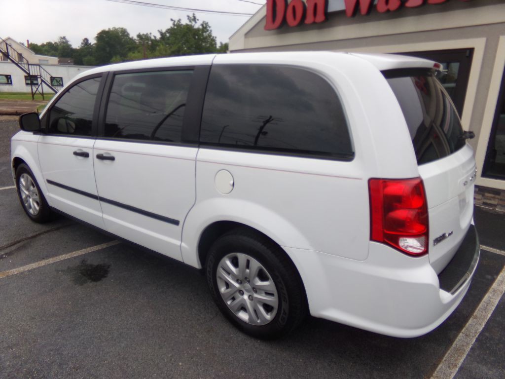 2016 Dodge Grand Caravan Image 2