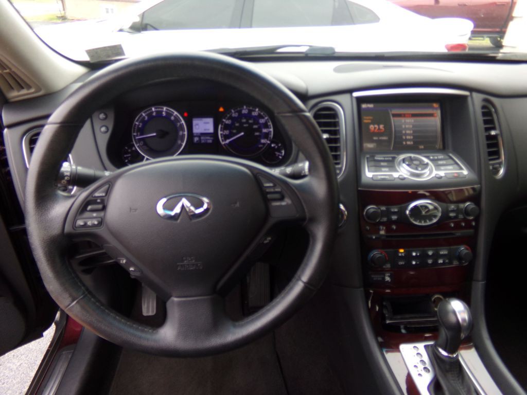 2017 INFINITI QX50 Image 9