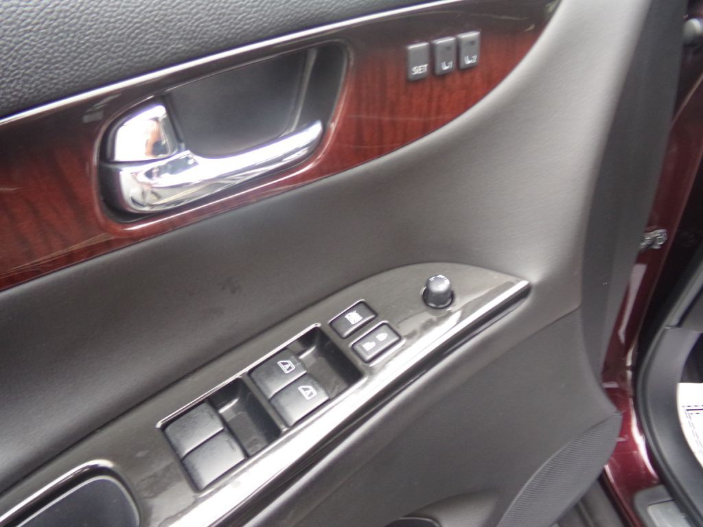 2017 INFINITI QX50 Image 17