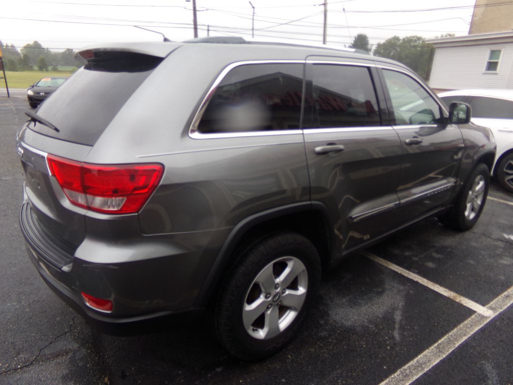 2011 Jeep Grand Cherokee Image 4