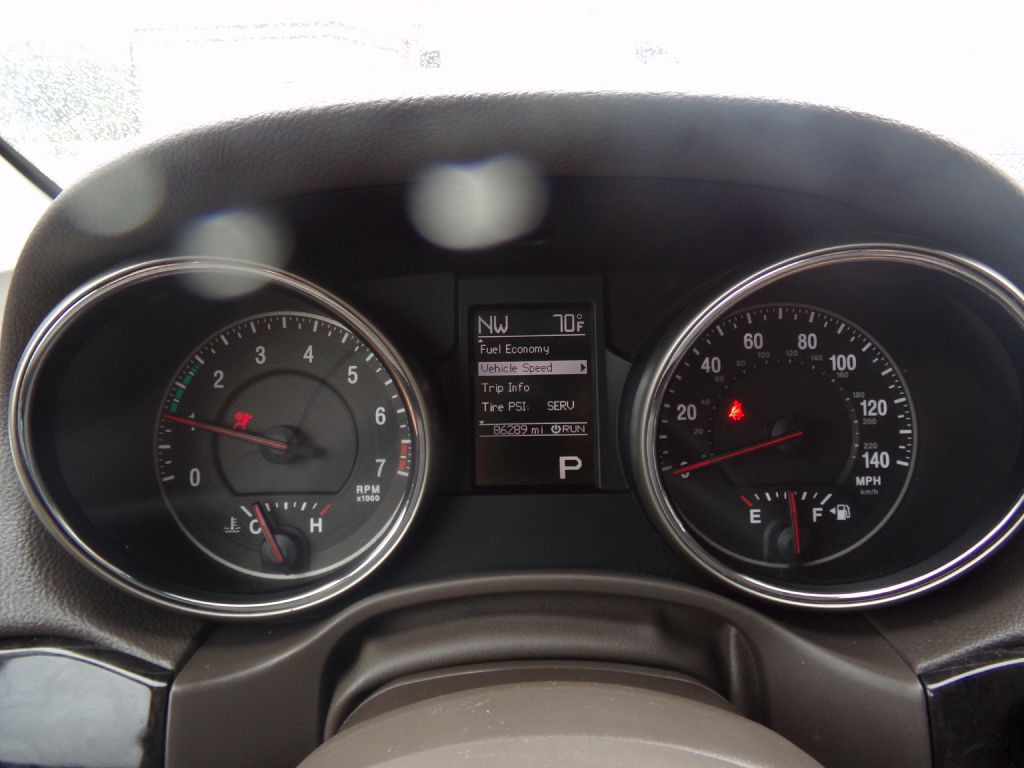2011 Jeep Grand Cherokee Image 10
