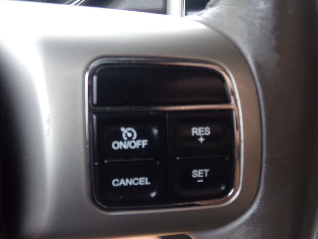 2011 Jeep Grand Cherokee Image 14