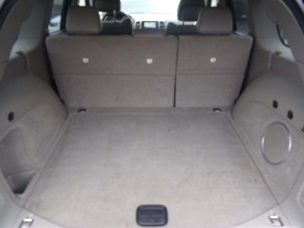 2011 Jeep Grand Cherokee Image 17