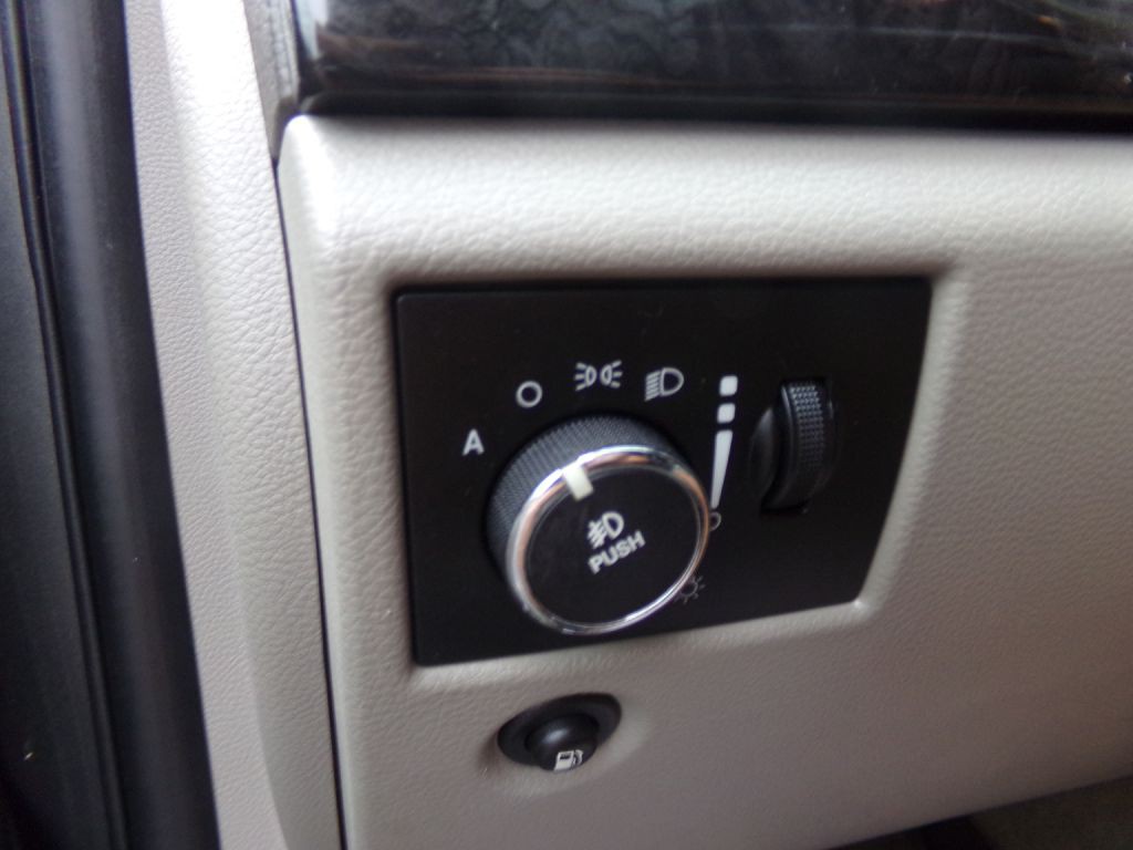 2011 Jeep Grand Cherokee Image 20